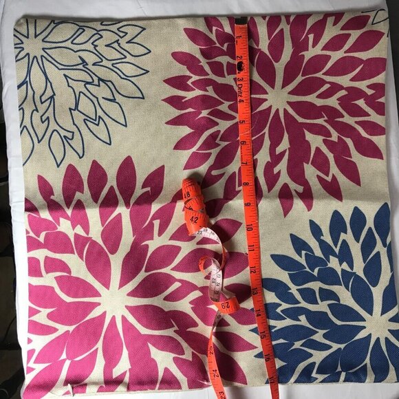 NWOT Pillow Cover for 16"x16" pillows. Decoration, flowers, couch, design - Picture 3 of 8